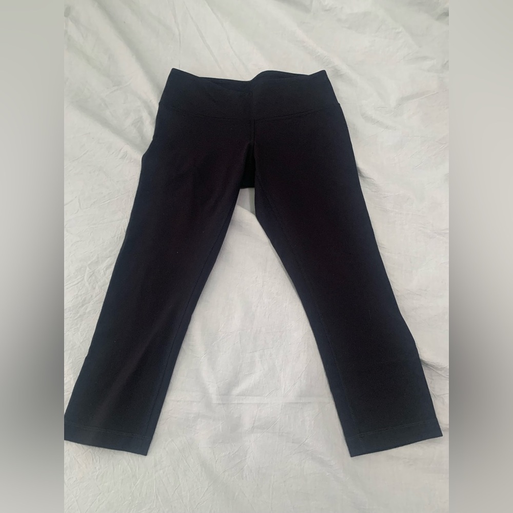 Lululemon size 6 crop leggings